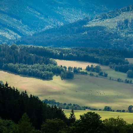 Penzion U Skoly สตาแรเมียสโต ภายนอก รูปภาพ